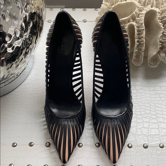 Gucci Shoes - Gucci black and beige heels
